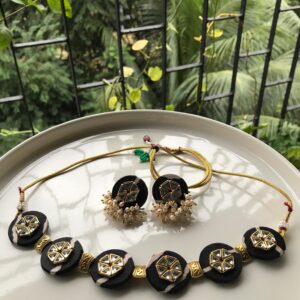 Gajji Silk Lariya Print Kundan Choker With Loreals Studs